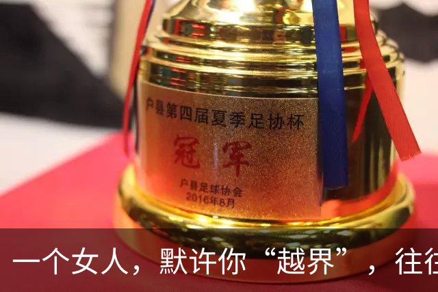 一个女人，默许你“越界”，往往会刻意不联系你，而是用这3个举动来提醒你